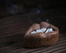 Load image into Gallery viewer, Smoking Lips Incense Burner