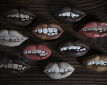 Load image into Gallery viewer, Smoking Lips Incense Burner
