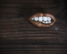 Load image into Gallery viewer, Smoking Lips Incense Burner
